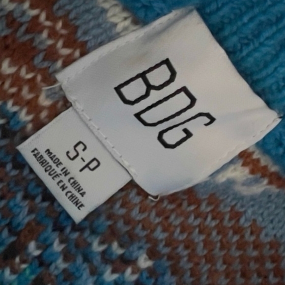 BDG mountain scene sweater - Picture 3 of 3